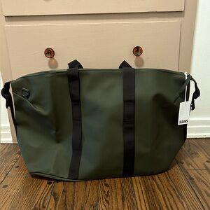 NWT RAINS waterproof large weekend bag, unisex, green